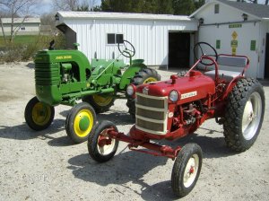 Tractors 2019 001.JPG