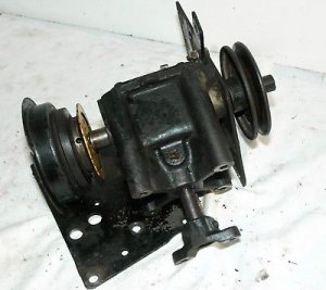 1960s-allis-chalmers-b10-tractor-bevel-gearbox-simplicity-riding-mower-part.jpeg