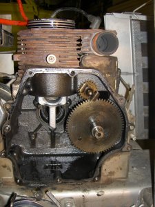 HH120 piston & valves 012.jpg