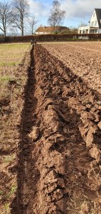 a First today tractor and plough first outing29-1-2022.jpg