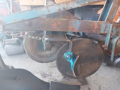 Chain Skimmer and disc in place 2022.jpg