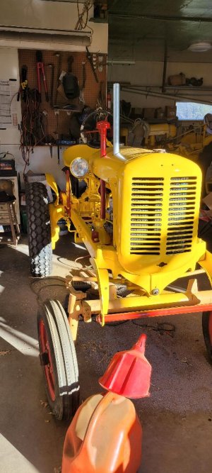 V tractor 1.jpg