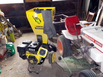 1 Wood Chipper.jpg 1 Wood Chipper.jpg